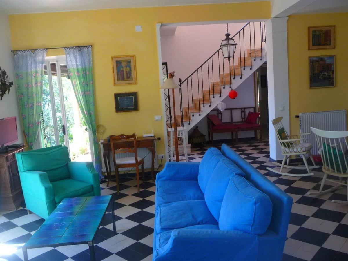 Belvilla By Oyo Villa Shakti Lerici Ngoại thất bức ảnh